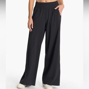 Vuori Villa Wide-leg Pant. Black size medium